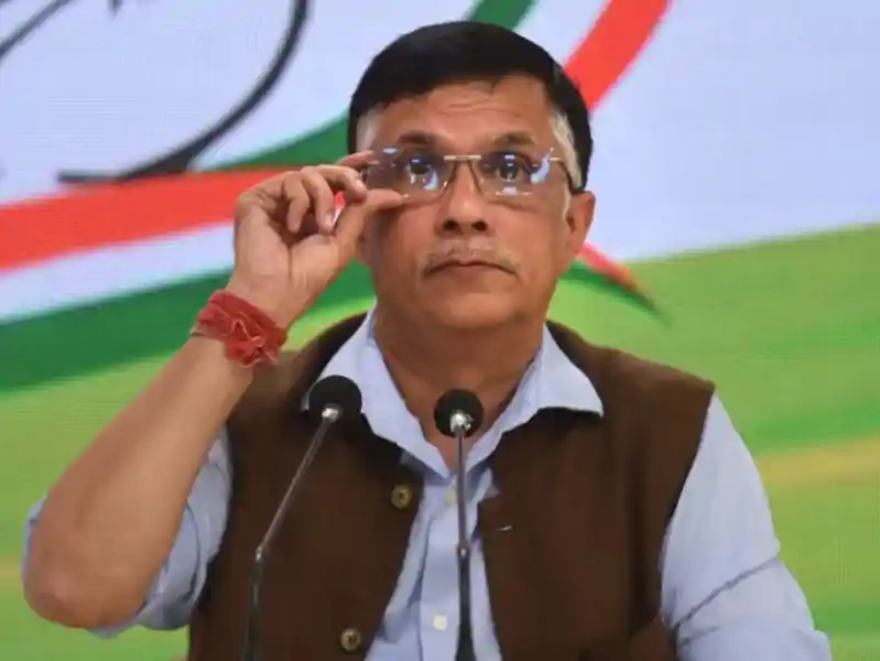पासपोर्ट विवाद पर गरमाई सियासत, पवन खेड़ा के दिल्ली आवास पर असम पुलिस का छापा पासपोर्ट विवाद पर गरमाई सियासत, पवन खेड़ा के दिल्ली आवास पर असम पुलिस का छापा