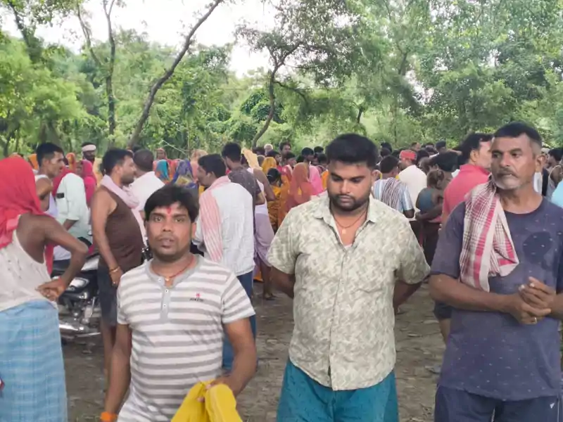 मोतिहारी में बड़ा हादसा, डूबने से एक ही परिवार के 5 लोगों की मौत मोतिहारी में बड़ा हादसा, डूबने से एक ही परिवार के 5 लोगों की मौत