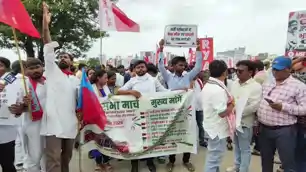 भर्ती परीक्षाओं में धांधली के खिलाफ छात्रों का बड़ा प्रदर्शन, विधानसभा की ओर बढ़े युवा