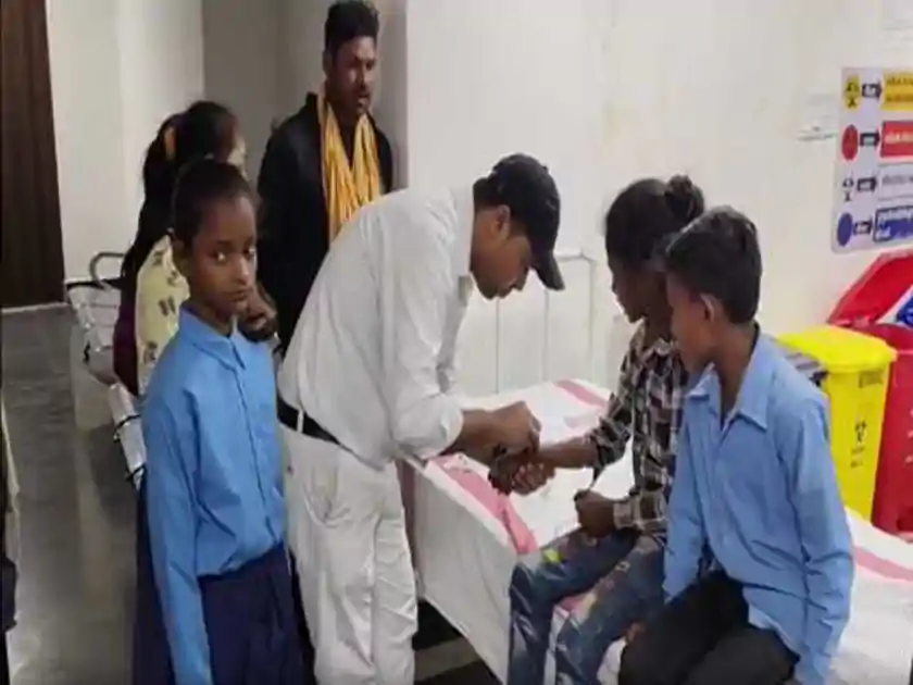 मधेपुरा में मिड-डे मील से हड़कंप: छिपकली वाली थाली परोसे जाने से 70 बच्चे पड़े बीमार