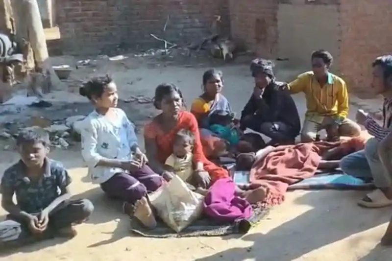 कोडरमा : श्राद्ध भोज से लौटते वक्त 10 बच्चे लापता, जांच में जुटी पुलिस कोडरमा : श्राद्ध भोज से लौटते वक्त 10 बच्चे लापता, जांच में जुटी पुलिस