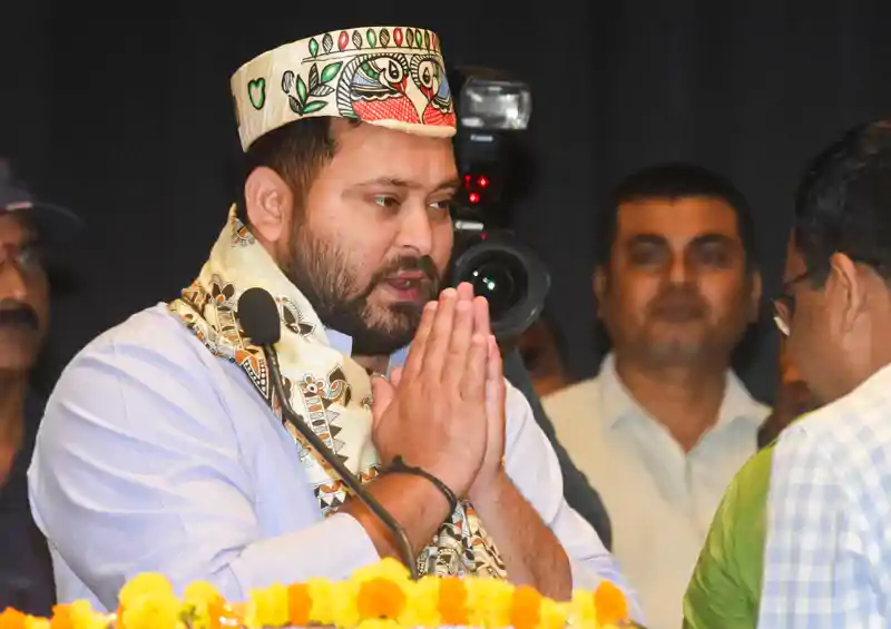 “मूंछ भी नहीं आई थी तब केस हुआ”, ताजपोशी के बाद BJP-NDA पर जमकर बरसे तेजस्वी यादव Tejashwi yadav