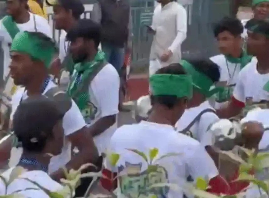 आरजेडी कार्यालय में शक्ति प्रदर्शन, कार्यकारी राष्ट्रीय अध्यक्ष तेजस्वी यादव का जोरदार स्वागत 