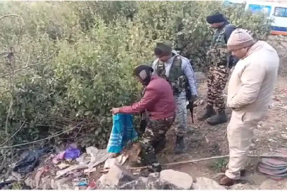 चतरा में नाले से मिली नवजात की ला*श, इलाके में सनसनी  