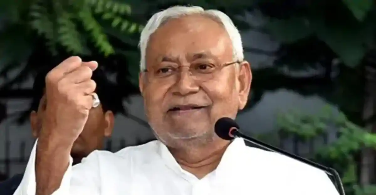 सीएम नीतीश का आदेश, अधिकारी हर सोमवार-शुक्रवार कार्यालय में जनता की सुनेंगे समस्या 