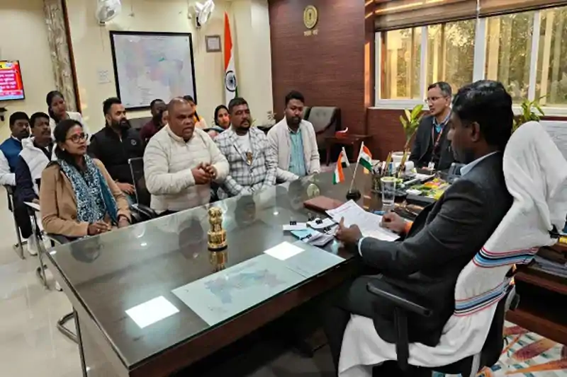 जनता दरबार में DC मंजूनाथ भजंत्री ने सुनी लोगों की फ़रियाद, भूमि विवादों के त्वरित निस्तारण के दिये निर्देश जनता दरबार में DC मंजूनाथ भजंत्री ने सुनी लोगों की फ़रियाद, भूमि विवादों के त्वरित निस्तारण के दिये निर्देश