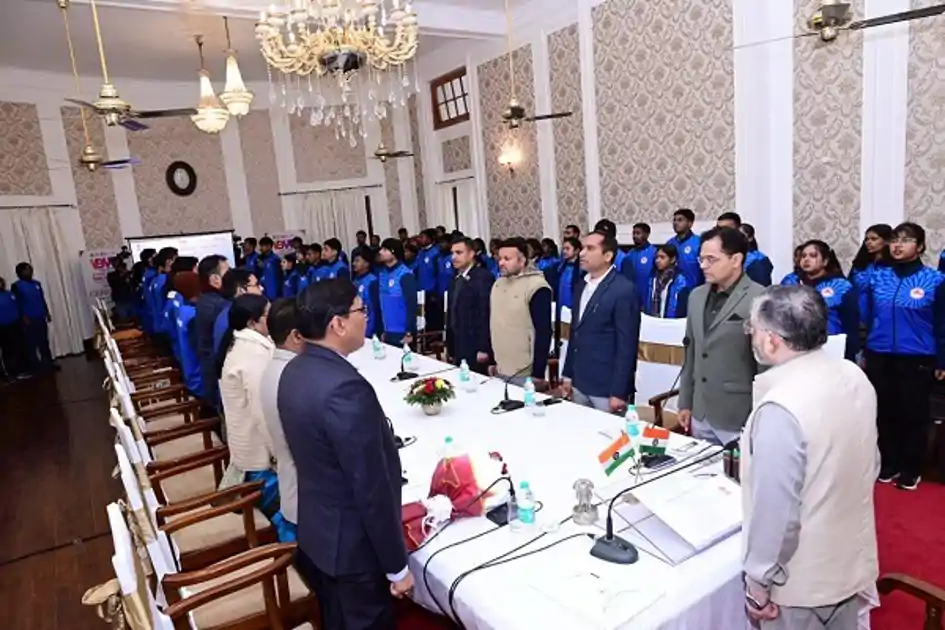 राष्ट्रीय मंच पर झारखंड की आवाज बनेंगे युवा, राज्यपाल संतोष गंगवार ने बढ़ाया उत्साह