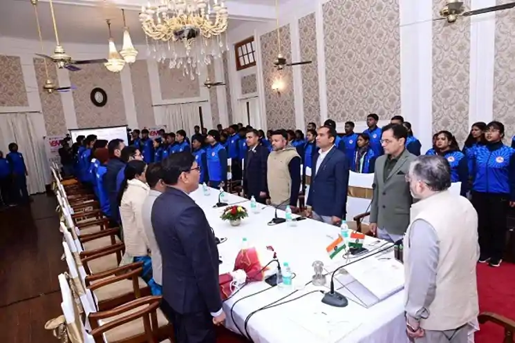 राष्ट्रीय मंच पर झारखंड की आवाज बनेंगे युवा, राज्यपाल संतोष गंगवार ने बढ़ाया उत्साह