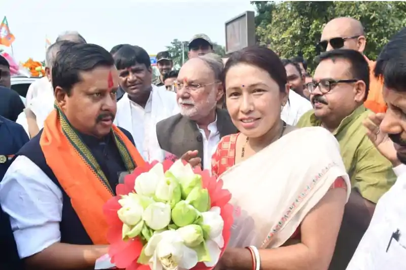 भाजपा राष्ट्रीय अध्यक्ष नितिन नवीन का बोकारो में भव्य स्वागत, मौसी के घर भी पहुंचे, परिवार से की मुलाकात 
