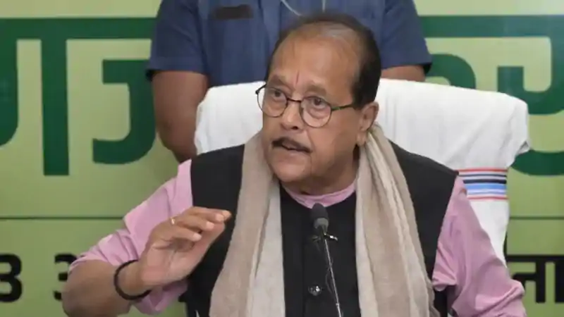 झारखंड कांग्रेस में नई प्रदेश कमेटी को लेकर घमासान, वित्त मंत्री राधाकृष्ण किशोर ने उठाये सवाल झारखंड कांग्रेस में नई प्रदेश कमेटी को लेकर घमासान, वित्त मंत्री राधाकृष्ण किशोर ने उठाये सवाल