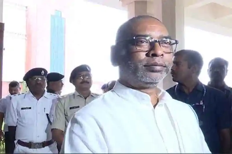 सिमडेगा की नीलिमा मिंज ने सीएम को लिखा पत्र, विभागीय दबाव से पति की मौ*त का लगाया आरोप सिमडेगा की नीलिमा मिंज ने सीएम को लिखा पत्र, विभागीय दबाव से पति की मौ*त का लगाया आरोप