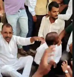 राबड़ी आवास के बाहर बवालः RJD कार्यकर्ताओं ने लालू यादव को घेरा, विधायक रेखा पासवान को हटाने की उठी मांग