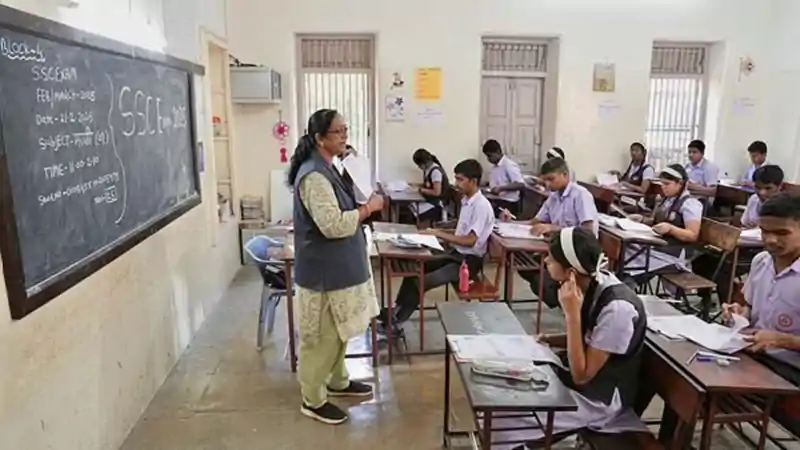 झारखंड में बिना मान्यता वाले स्कूलों पर गिरेगी गाज, सरकार ने बनाए सख्त नियम झारखंड में बिना मान्यता वाले स्कूलों पर गिरेगी गाज, सरकार ने बनाए सख्त नियम