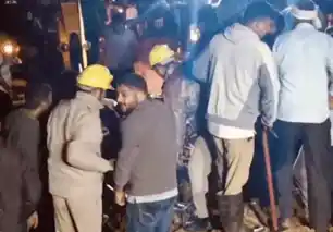 हिमाचल में बड़ा हादसाः बिलासपुर में बस पर पहाड़ से मलबा गिरा, 15 की मौत, बचाव टीम ने 2 बच्चों को जिंदा निकाला