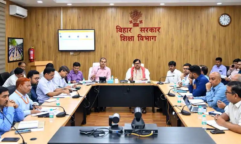 सरकारी स्कूलों में कक्षा एक से पांच तक क्षेत्रीय भाषा की होगी पढ़ाई: शिक्षा मंत्री सरकारी स्कूलों में कक्षा एक से पांच तक क्षेत्रीय भाषा की होगी पढ़ाई: शिक्षा मंत्री