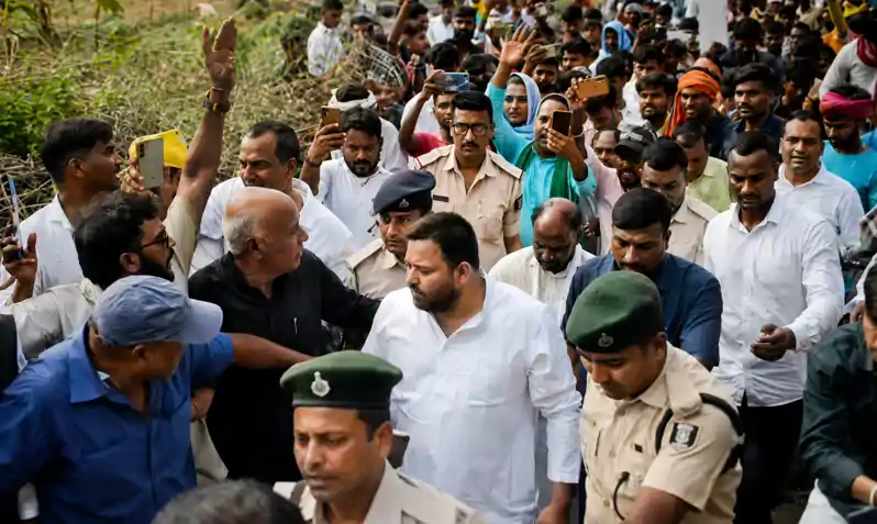 भाजपा सरकार में सामंती शक्तियां जागृत, रोहतास पहुंचे तेजस्वी का सरकार पर हमला भाजपा सरकार में सामंती शक्तियां जागृत, रोहतास पहुंचे तेजस्वी का सरकार पर हमला