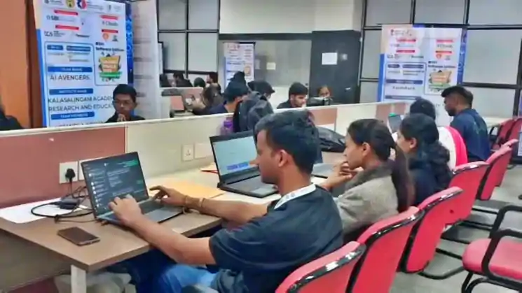 धनबाद : IIT-ISM में स्मार्ट इंडिया हैकाथॉन की शुरुआत, नवाचार में जुटे देशभर से आये युवा 