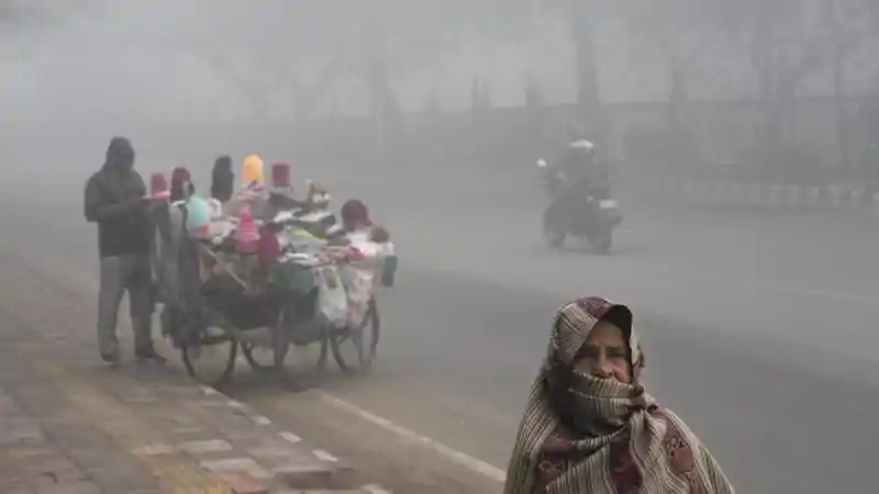 शीतलहर की चपेट में झारखंड, कई जिलों का न्यूनतम तापमान लुढ़का