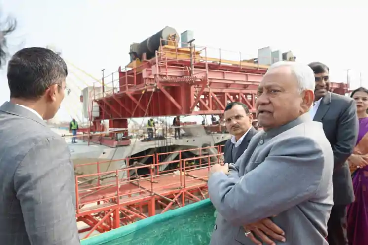 मुख्यमंत्री ने कच्ची दरगाह-बिदुपुर 6 लेन गंगा पुल परियोजना के निर्माण कार्य का लिया जायजा, तेजी से पूर्ण करने का दिया निर्देश