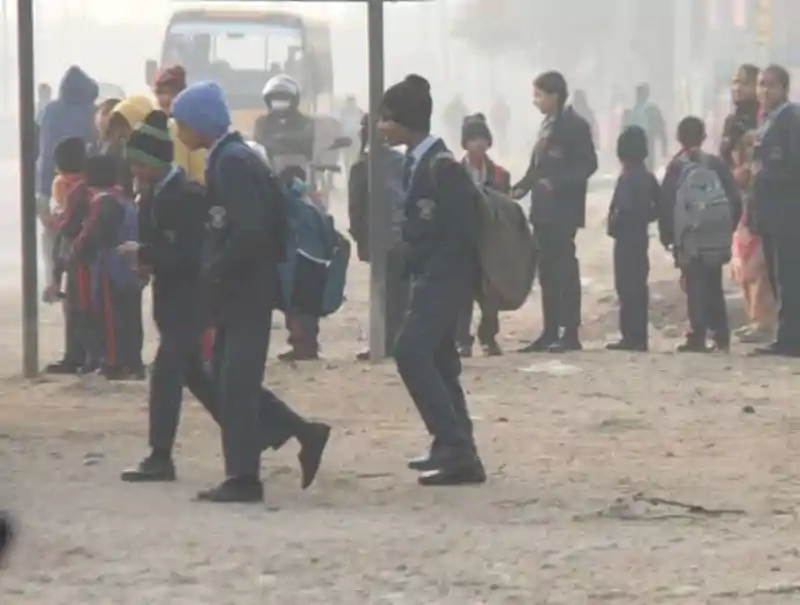 पटना में ठंड का कहर: कक्षा 1 से 8 तक के स्कूल 11 जनवरी तक बंद, DM का आदेश बिहार में ठंड