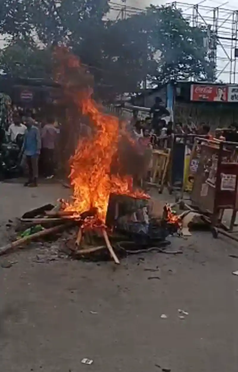 राजधानी में युवक के कथित अपहरण को लेकर बवाल, लोगों ने की आगजनी
