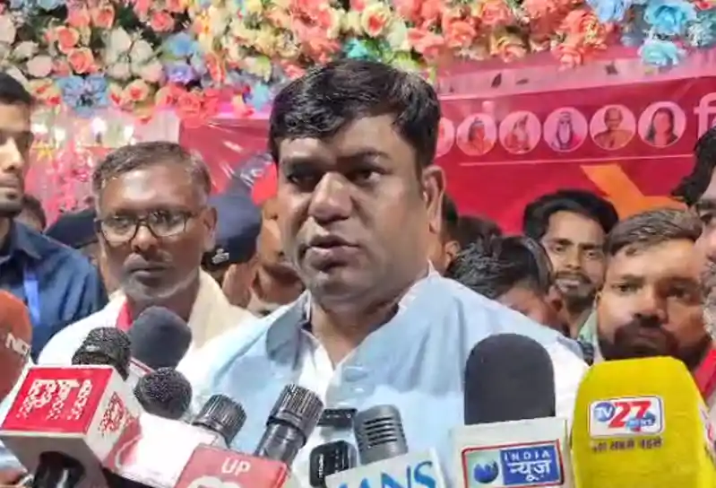 यूपी में बोले मुकेश सहनी, आरक्षण नहीं तो वोट नहीं यूपी में बोले मुकेश सहनी, आरक्षण नहीं तो वोट नहीं