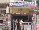 आधार कार्ड के नाम पर बड़ा खेल! बच्चों की शिकायत के बाद साइबर कैफे पर प्रशासन का ताबड़तोड़ छापा