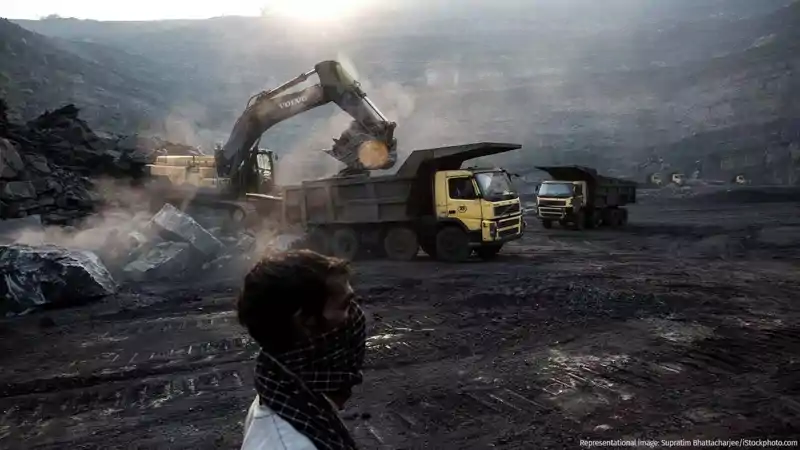 झारखंड हाईकोर्ट की सख्ती के बाद माइंस और क्रशर कारोबार पर संकट, पुराने नियम लागू होने से बढ़ी चिंता झारखंड हाईकोर्ट की सख्ती के बाद माइंस और क्रशर कारोबार पर संकट, पुराने नियम लागू होने से बढ़ी चिंता