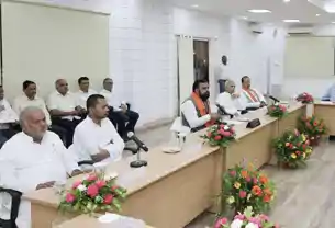 कैबिनेट विस्तार के बाद CM सम्राट की पहली बैठक, मंत्रियों को दिया ये टास्क, पूजा पाठ के साथ सीएम आवास में किया गृह प्रवेश