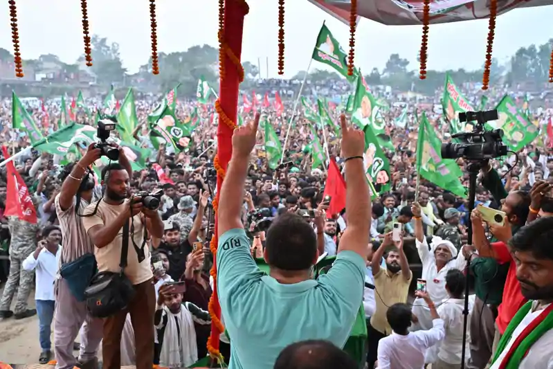 जमुई में तेजस्वी यादव बोले – सरकार बनाकर आपके बीच आऊंगा, चुपचाप लालटेन छाप तेजस्वी यादव