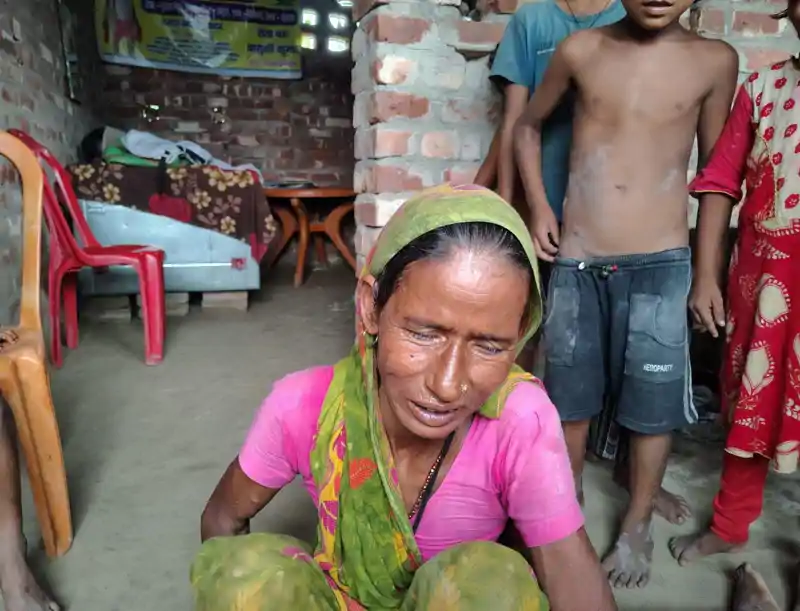 नलका चलाते ही करंट की चपेट में आई 10 वर्षीय बालिका, मौत, बचाने पहुंचे मामा भी झुलसे नलका चलाते ही करंट की चपेट में आई 10 वर्षीय बालिका, मौत, बचाने पहुंचे मामा भी झुलसे