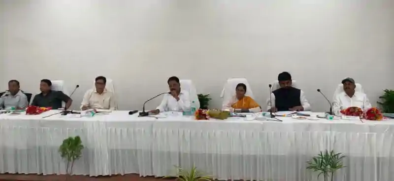 गिरिडीह नगर निगम की पहली बोर्ड बैठक में विकास एजेंडा तय, बुनियादी सुविधाओं पर विशेष जोर गिरिडीह नगर निगम की पहली बोर्ड बैठक में विकास एजेंडा तय, बुनियादी सुविधाओं पर विशेष जोर