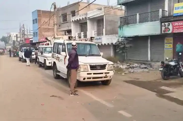 दुमका : व्यवसायी नवीन पटवारी के घर अहले सुबह ACB ने मारा छापा 