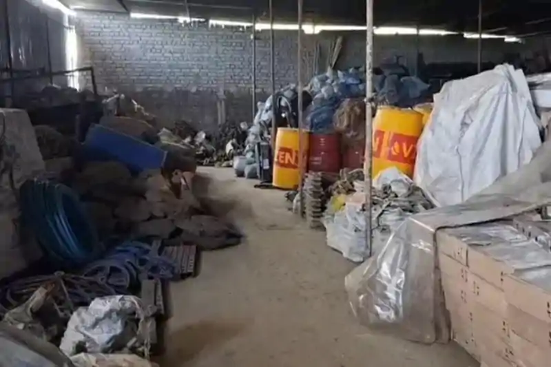 L&T वेयरहाउस में हथियारबंद गिरोह का हमला, कर्मचारियों को बंधक बना कर 30 लाख की लूट L&T वेयरहाउस में हथियारबंद गिरोह का हमला, कर्मचारियों को बंधक बना कर 30 लाख की लूट