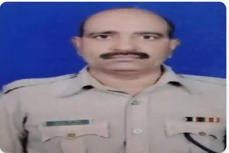चाईबासा में परेड के दौरान CRPF जवान की हृदयाघात से मृ*त्यु चाईबासा में परेड के दौरान CRPF जवान की हृदयाघात से मृ*त्यु