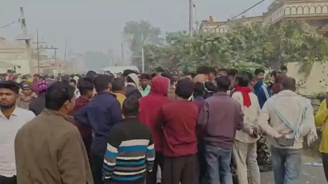 वैशाली में दर्दनाक हादसा: बस ने ऑटो को उड़ाया, 3 की मौत; 10 से ज्यादा घायल