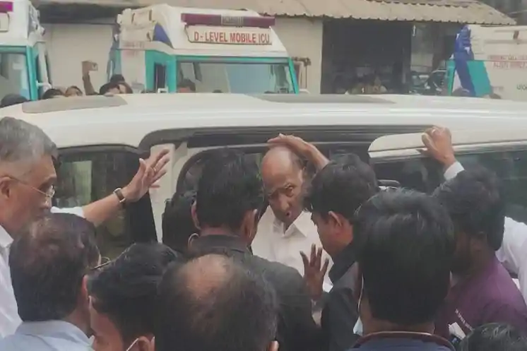 NCP अध्यक्ष शरद पवार की तबीयत बिगड़ी, पुणे के अस्पताल में भर्ती