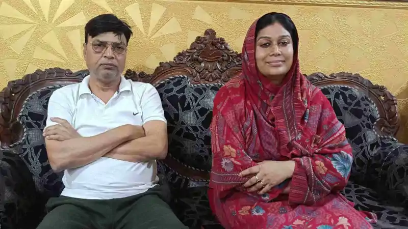 मानगो निकाय चुनाव में कांग्रेस की अंदरूनी कलह तेज, मेयर प्रत्याशी जेबा खान पार्टी से निलंबित मानगो निकाय चुनाव में कांग्रेस की अंदरूनी कलह तेज, मेयर प्रत्याशी जेबा खान पार्टी से निलंबित