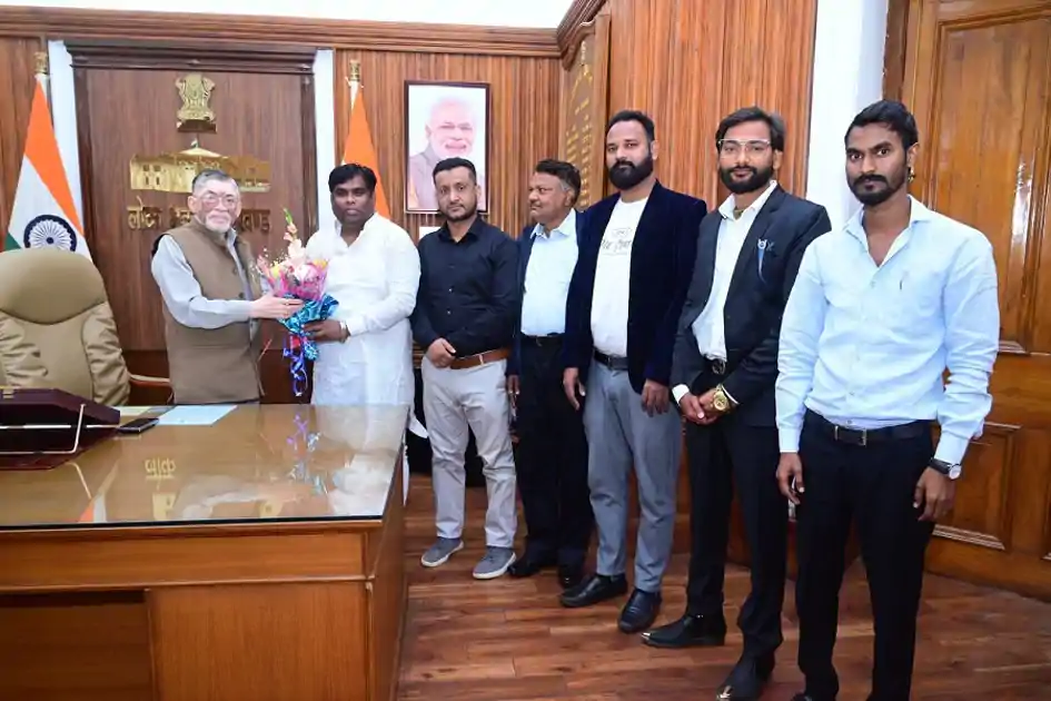 आपकी विकास पार्टी के प्रतिनिधिमंडल ने राज्यपाल से की मुलाक़ात, विभिन्न मांगों को लेकर सौंपा ज्ञापन 