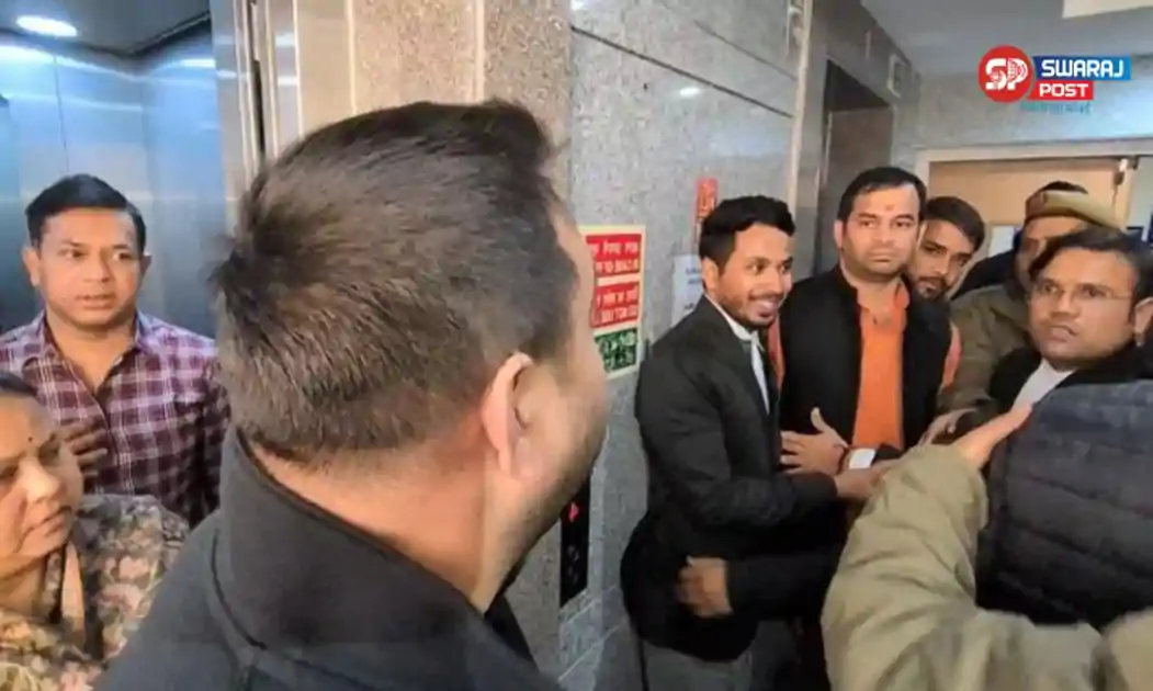 दिल्ली: लिफ्ट में तेजस्वी- तेजप्रताप की मुलाकात, लेकिन नहीं हुई दोनों भाइयों में बात 