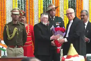 जस्टिस सोनक बने झारखंड HC के नये मुख्य न्यायाधीश, राज्यपाल ने दिलाई शपथ