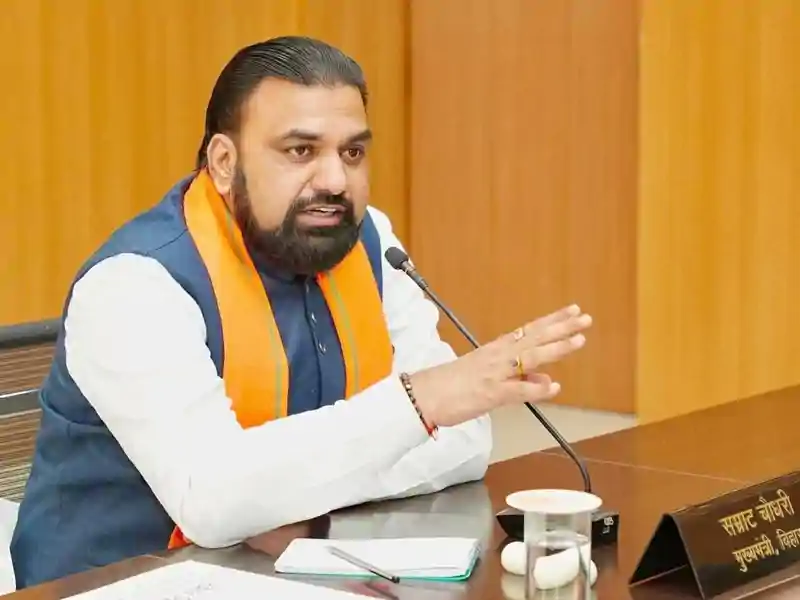 बिहार में निवेश को नई रफ्तार! अब सिर्फ 30 दिन में लगेगा उद्योग, सीएम सम्राट चौधरी का बड़ा फैसला 