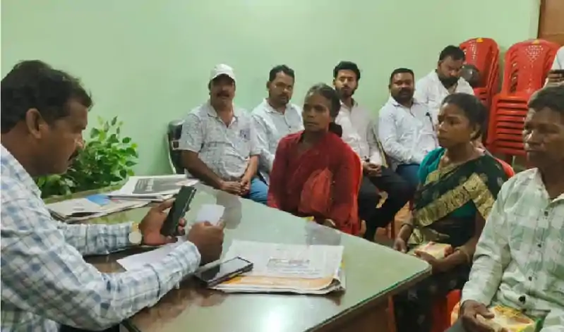 तमिलनाडु में फंसी पश्चिमी सिंहभूम की चार बच्चियां, विधायक ने प्रशासन से की कार्रवाई की मांग तमिलनाडु में फंसी पश्चिमी सिंहभूम की चार बच्चियां, विधायक ने प्रशासन से की कार्रवाई की मांग