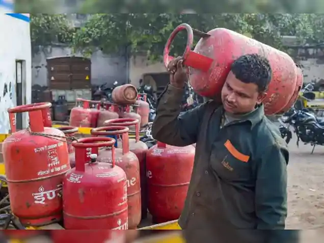 LPG सिलेंडर बुकिंग के नियम में बड़ा बदलाव, 25 दिन बाद ही कर सकेंगे अगली रिफिल -