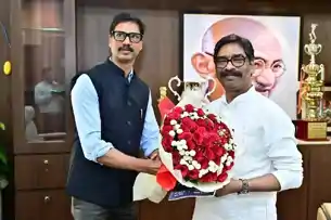 CM हेमंत से मिले पथ निर्माण विभाग के प्रधान सचिव, नये बजट और योजनाओं पर हुई चर्चा