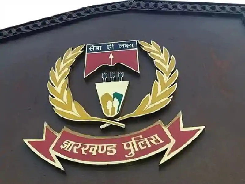 200 फरार अपराधियों के खिलाफ पुलिस का एक्शन प्लान, जिलों से मांगी गई सूची 200 फरार अपराधियों के खिलाफ पुलिस का एक्शन प्लान, जिलों से मांगी गई सूची
