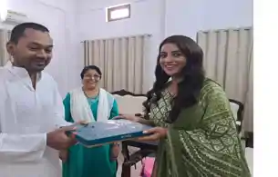  स्वास्थ्य मंत्री निशांत से मिली भोजपुरी सुपरस्टार अक्षरा सिंह, दोनों के बीच क्या हुई बात? तस्वीरें वायरल
