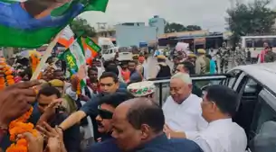 नीतीश कुमार की 84 जनसभाओं से गूंजा विकास और सुशासन का संदेश, एक हजार किमी सड़क यात्रा की