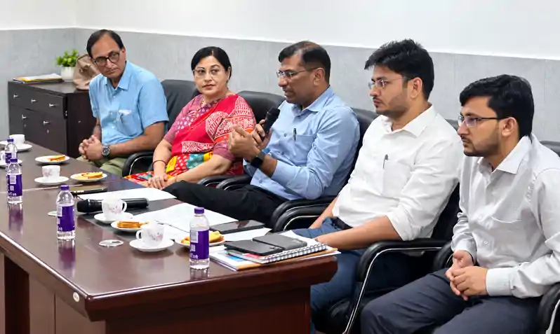 पीएमसीएमएच में परियोजना का स्वास्थ्य सचिव ने किया स्थल निरीक्षण, दिए अहम निर्देश पीएमसीएमएच में परियोजना का स्वास्थ्य सचिव ने किया स्थल निरीक्षण, दिए अहम निर्देश