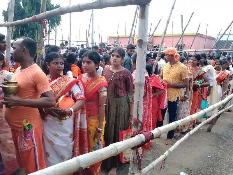 चौथी सोमवारी पर उमड़ा आस्था का सैलाब, बाबा देवलेश्वर धाम में टूटे सारे रिकॉर्ड चौथी सोमवारी पर उमड़ा आस्था का सैलाब, बाबा देवलेश्वर धाम में टूटे सारे रिकॉर्ड